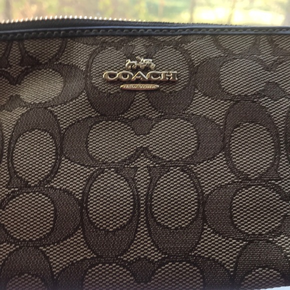 Brown Coach wristlet❤️ - Picture 11 of 15